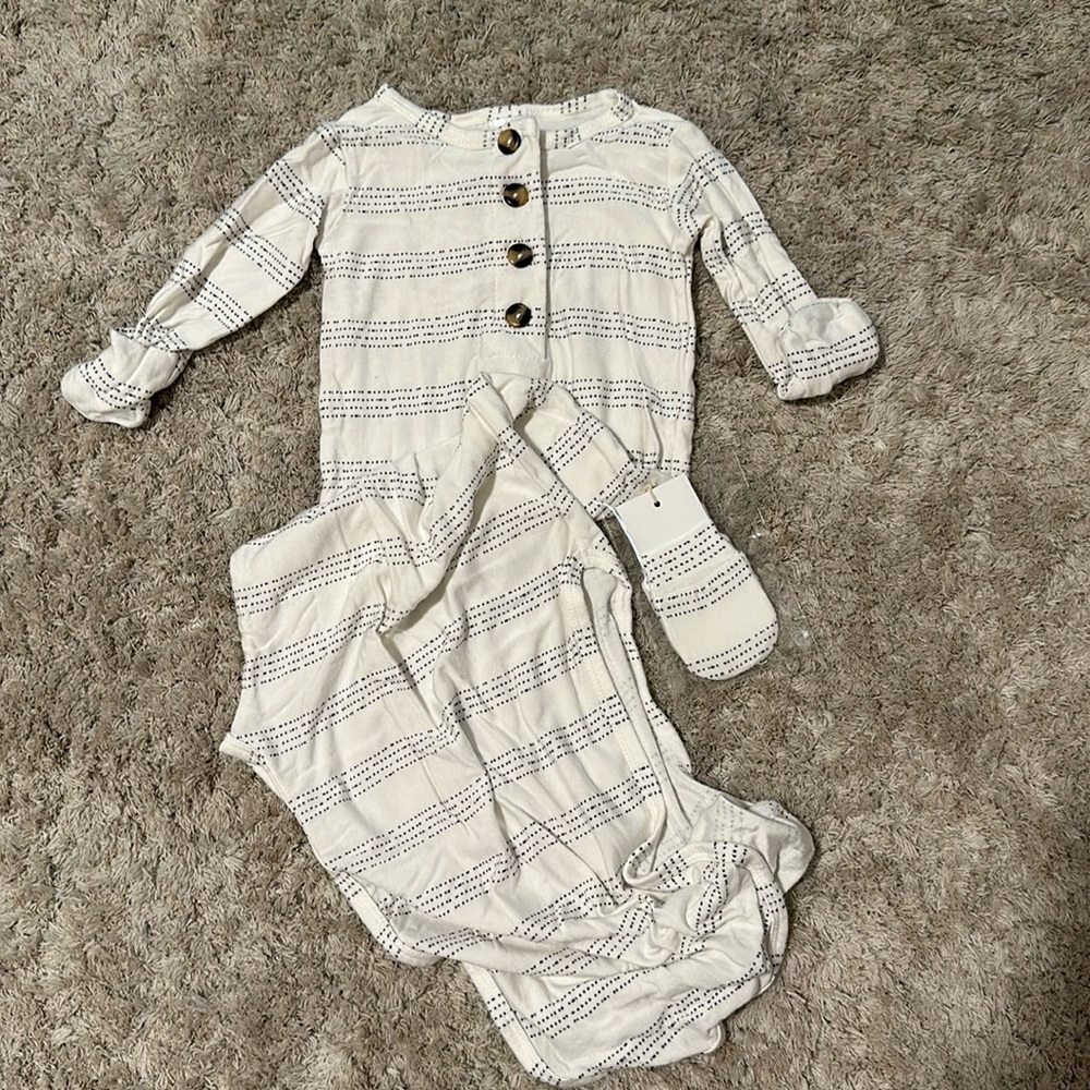 Lou Lou and Co newborn gown white with black dots. Have matching mittens too.